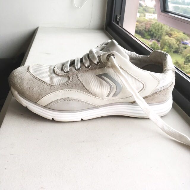 Geox Respira Sneakers Everything Else on Carousell