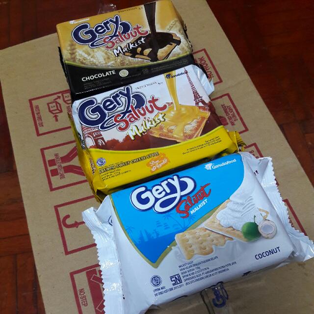 Gery Saluut Malkist Biskut Gery Food Drinks Packaged Snacks On Carousell