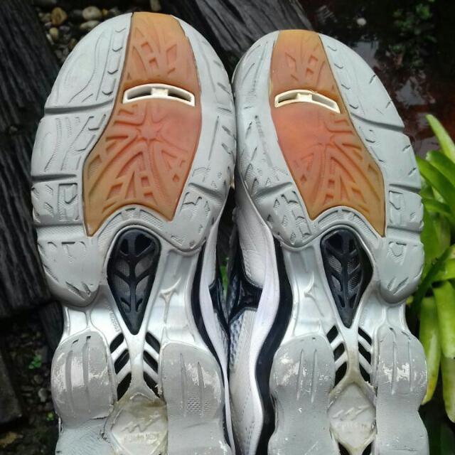 Mizuno Wave Jump TR3