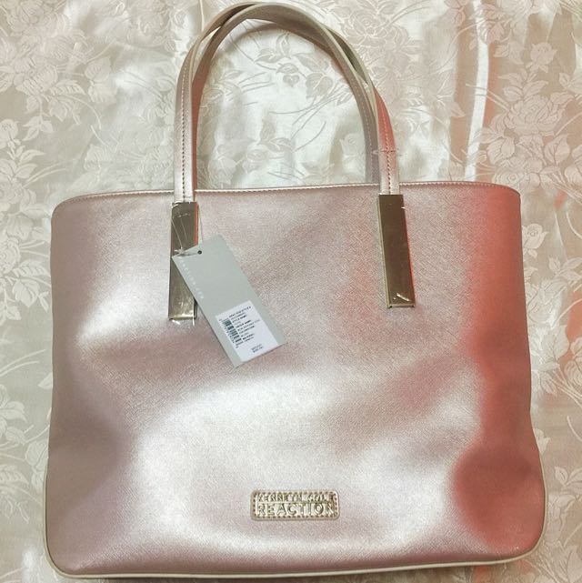 Cole Reaction Tote Bag, Luxury, Bags & Wallets on Carousell