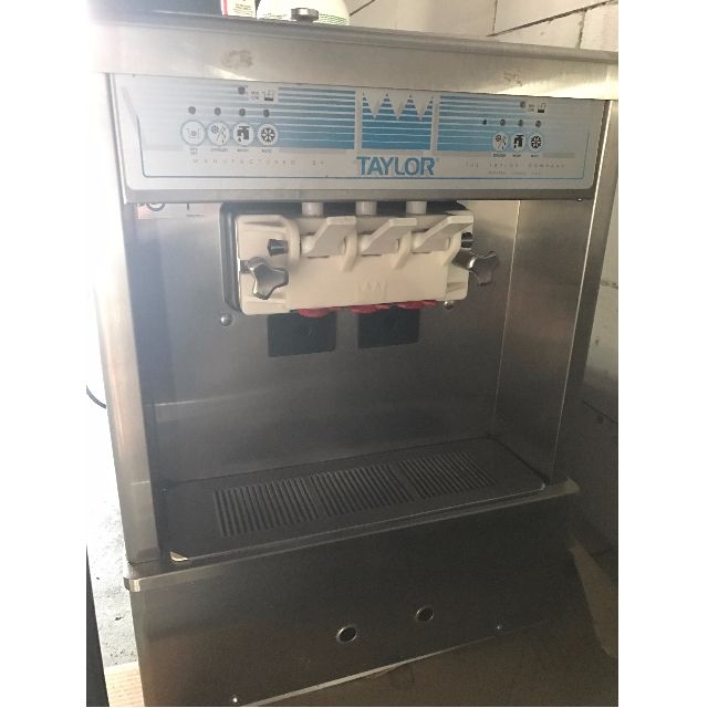 TAYLOR Model 161 SOFT SERVE FREEZER COMPACT TWIN TWIST TAYLORMATE