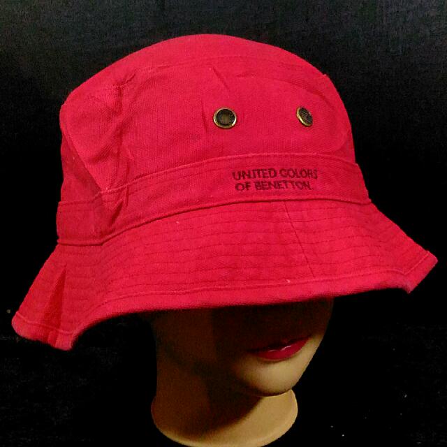 benetton bucket hat