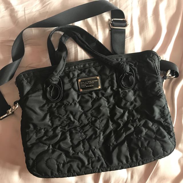 marc jacobs 15 laptop bag