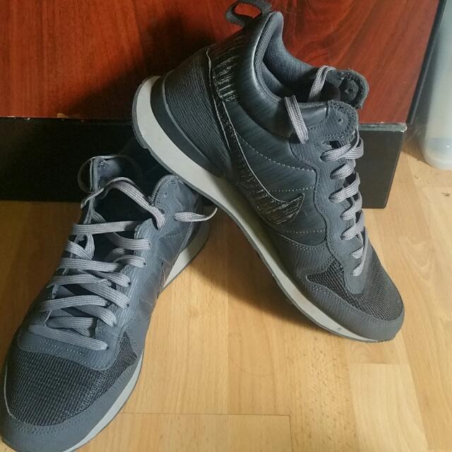Nike internationalist men outfit store