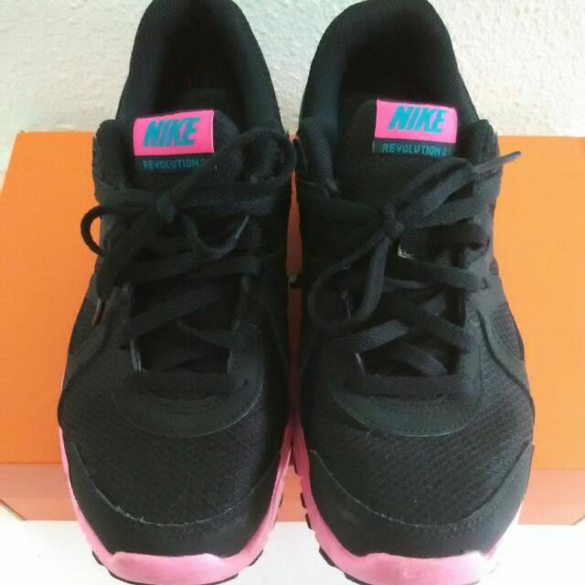 nike men's revolution 2