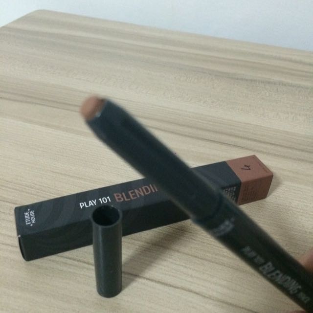Etude House Play 101 Blending Pencil - 4 (Category: Makeup) located in Las Pinas. Submitted by ellearr (Listing ID 96097358, Image 3). Description: .