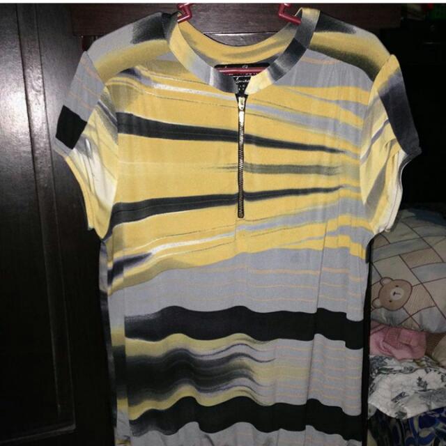 Kamiseta Limited Blouse (Category: Blouses) located in Calamba. Submitted by mel013 (Listing ID 96115206, Image 1). Description: Selling kamiseta limited blouse Medium size Excellent used condition.
