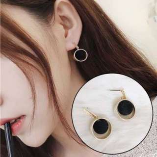 0277F1rSouth Korean Pompom Ring Pendant Black Gold