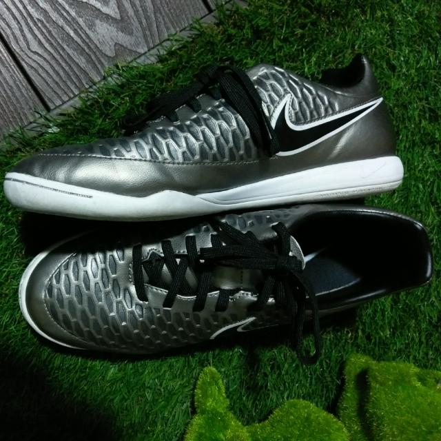 Nike Men Magista Onda IC Size US 7.5 New