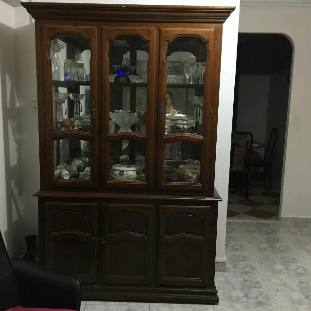 Used Display Cabinet Only 1 Handle Is Broken Overall Is Ok Furniture Others On Carousell