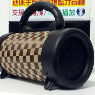🆕🔞 Large Bluetooth speaker subwoofer 高音質 無破音 物超所值 原裝進口2017 限量款格紋棕 戶外旅遊新亮點。 Original import 2017 limited edition grid pattern brown outdoor tourism new bright spot.