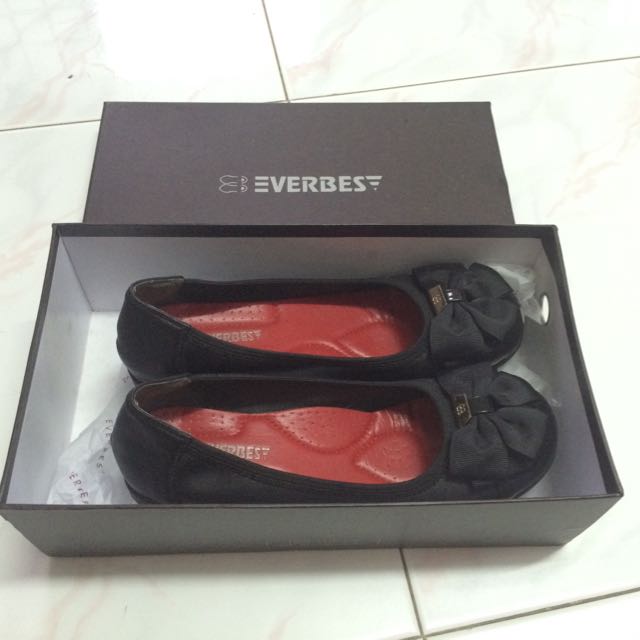 Everbest shoes, Women's Fashion, Footwear, Flats on Carousell