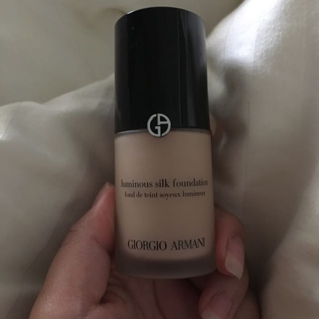 giorgio armani luminous silk foundation 03