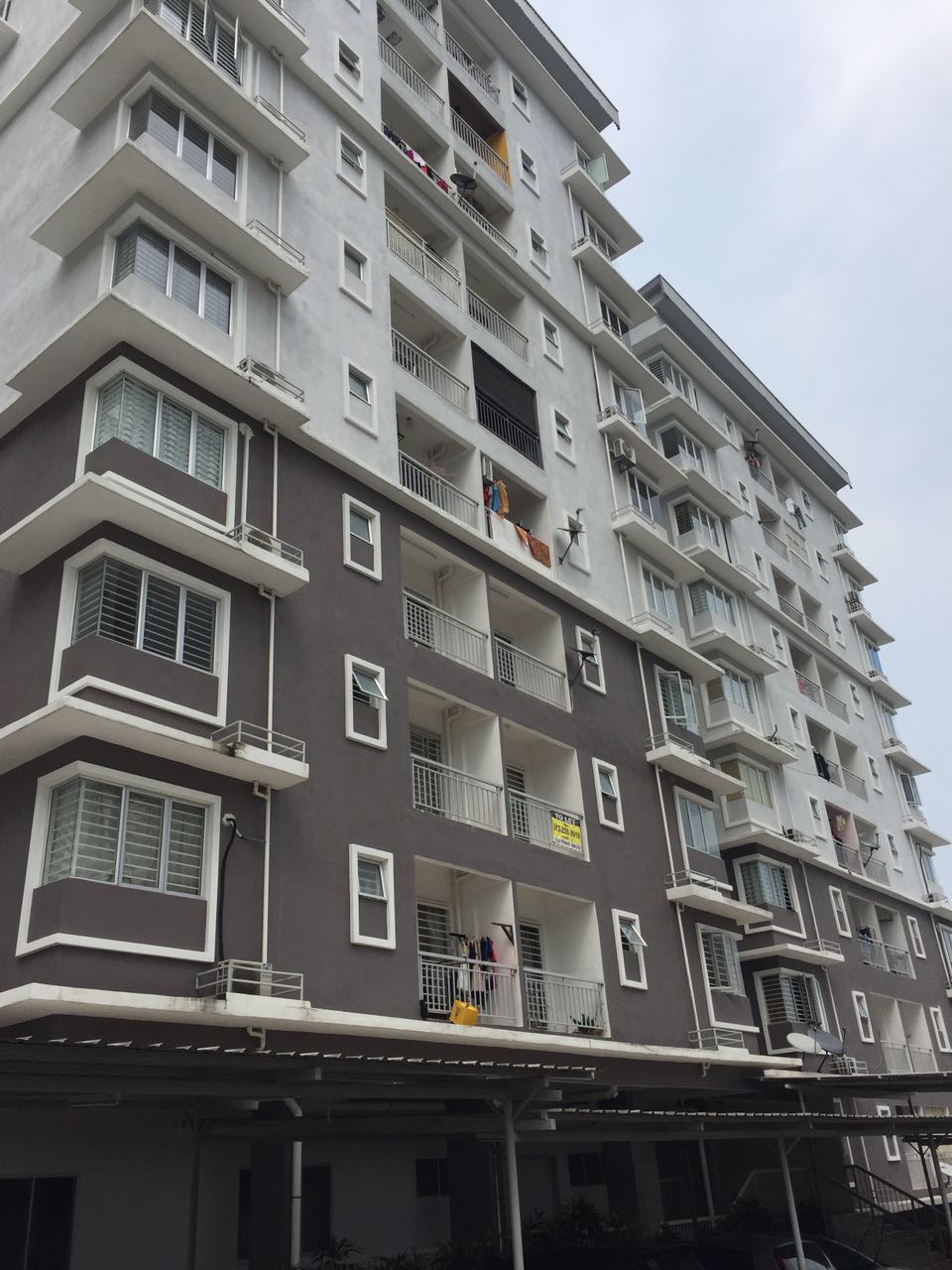 Apartment With Lift In Pelangi Heights 2 Klang Part Furnished Property Rentals On Carousell