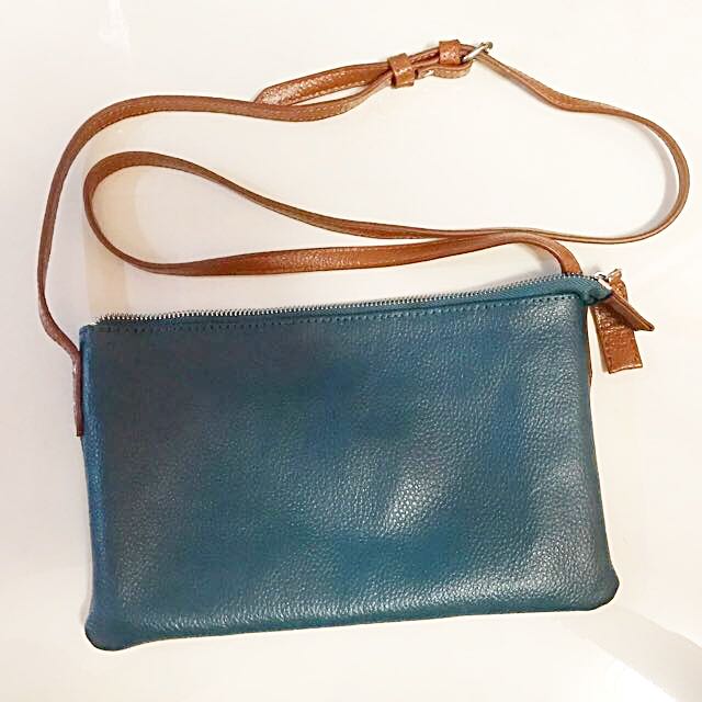 Authentic Designed by Della Stella in Korea sling wallet bag for leisure or travel