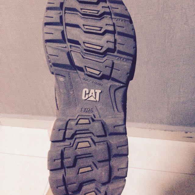 Caterpillar Shoe, Car Accessories on Carousell