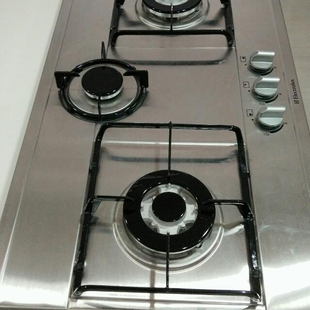 Electrolux gas hob ModelEHG7332X 3Burner Hob, TV & Home Appliances