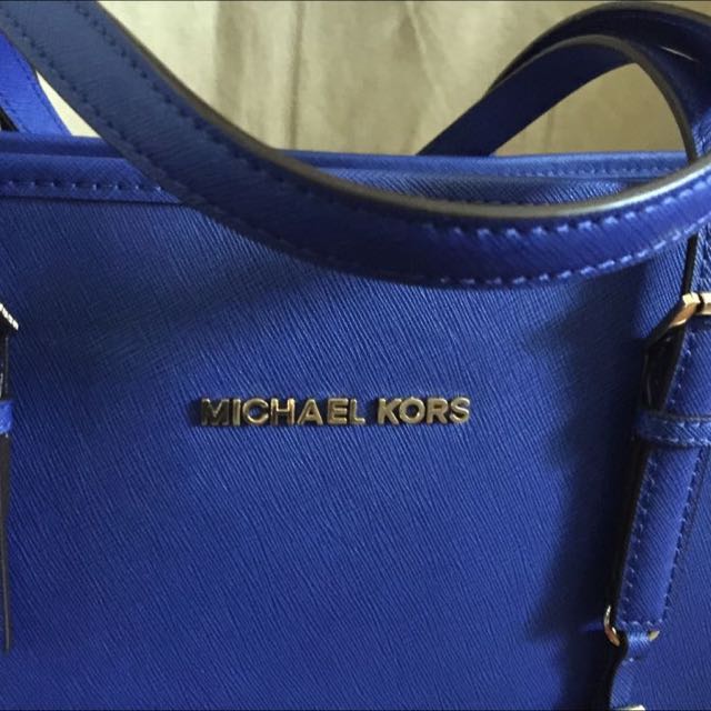 Michael Kors Jet Set Travel light-blue saffiano leather shoulder bag:  Amazon.co.uk: Fashion