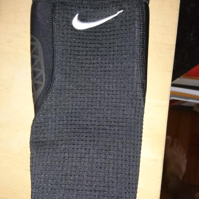 Nike Pro Combat Calf Sleeve