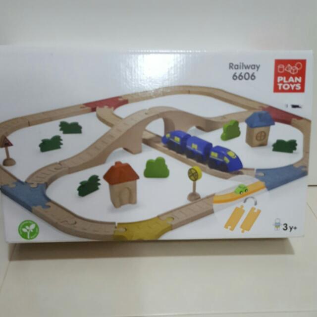 plan toys train track