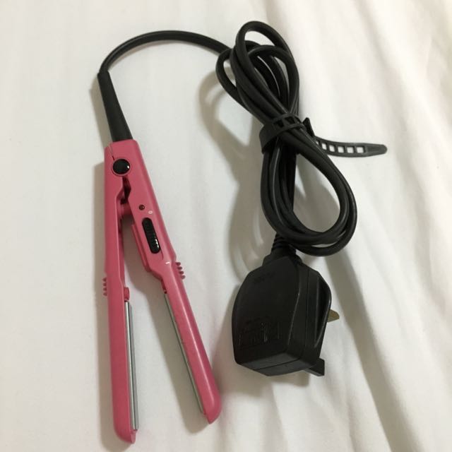 Travel Size Vidal Sassoon Pink Series 13mm Ceramic Straightener Vscs80dph Hair Straightener Health Beauty Hair Care On Carousell