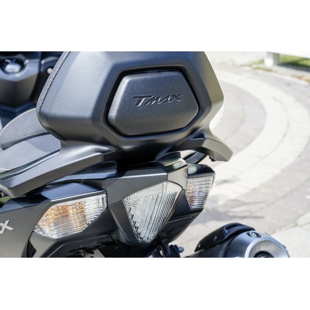 Yamaha T Max 530 原廠後靠背tmax 汽機車零配件在旋轉拍賣