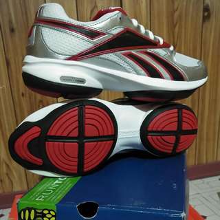 Reebok (RUNTONE)