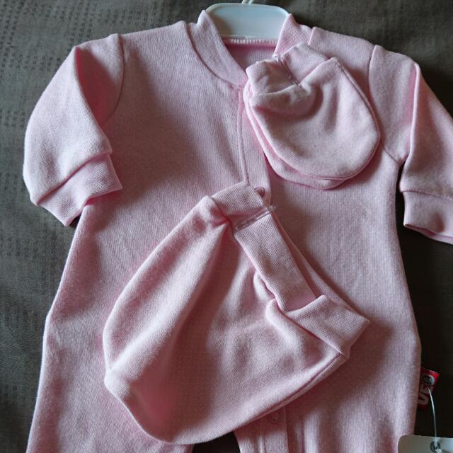 baby clothes with attached mittens