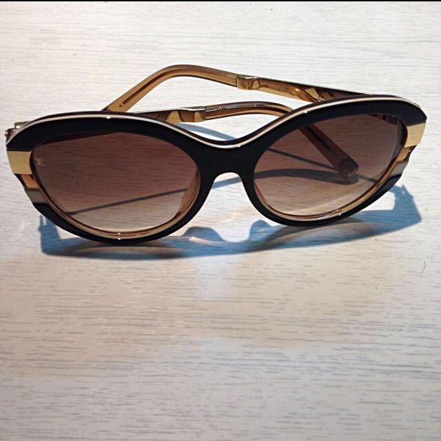 LOUIS VUITTON Petit Soupcon Cat Eye Z0487E Sunglasses Brown frame