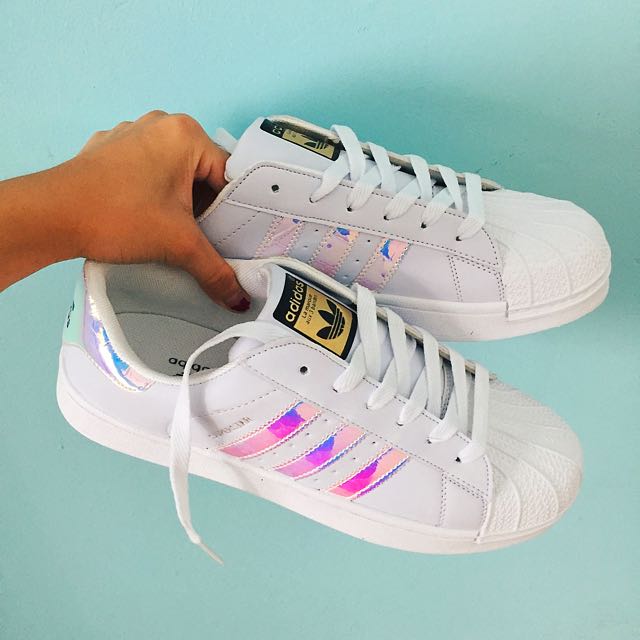 ✨Size 42 BNIB ✨HOLOGRAPHIC ADIDAS SUPERSTAR w Gold Label, Women's Fashion,  Shoes on Carousell