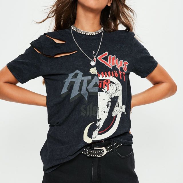 Cut out band tee outlet