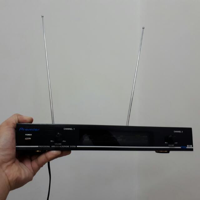 PREMIER PROFESSIONAL WIRELESS MICROPHONE TRANSMITTER SYSTEM PWM811B