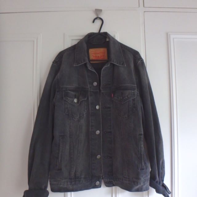 vintage black levis denim jacket