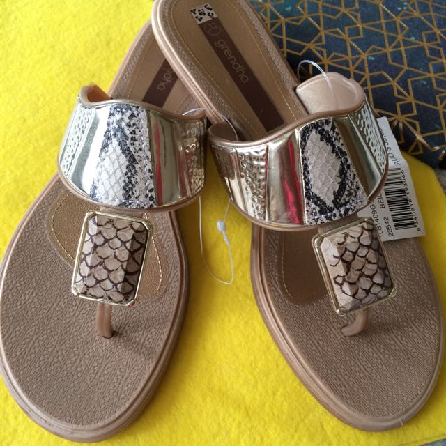 GRENDHA Thongs, Women's Fashion, Footwear, Slippers and slides on Carousell