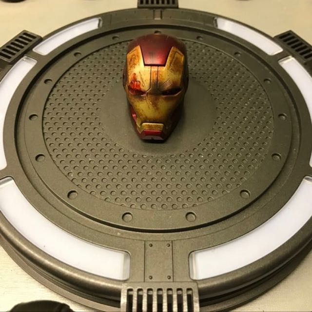 Hot Toys Iron Man Mark 42 Battle Damaged Helmet Hobbies