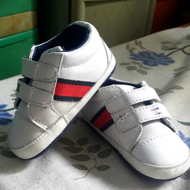 tommy baby shoes