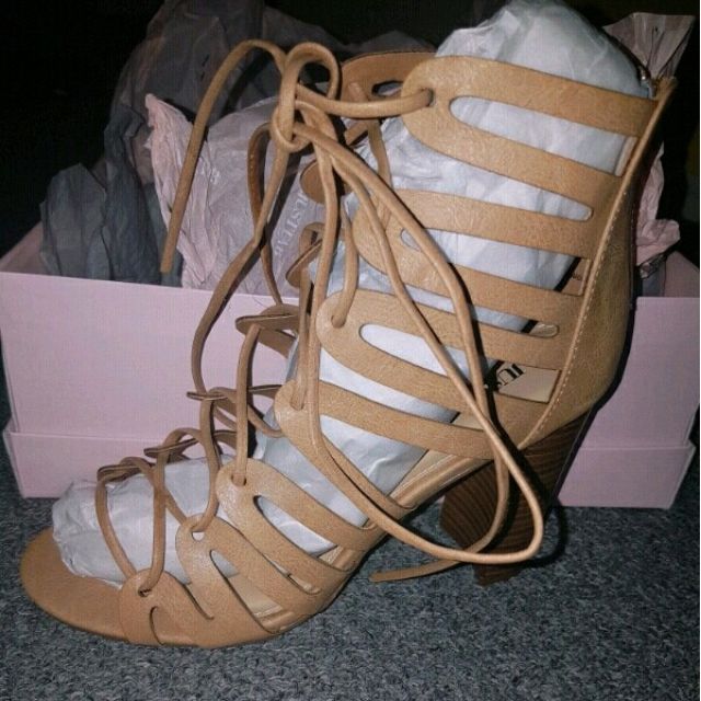 heels (Category: Shoes) located in Hamilton. Submitted by cfrank (Listing ID 97279099, Image 2). Description: .