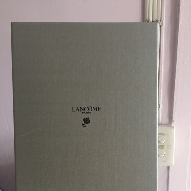 Lancom 相架 （分類：相架畫作）位於 Hong Kong。 由 haleyheyhey 提交（商品編號 97300128，圖片 2）。簡介： Lancom 銀色相架 可放2張4x6cm相。