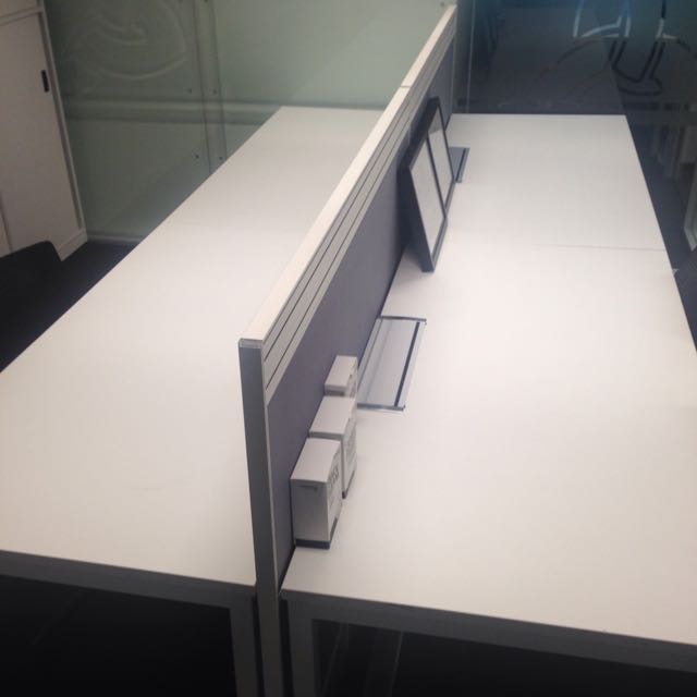 Office Table Sets （分類：桌子）位於 Hong Kong。 由 mokpeterson 提交（商品編號 97372789，圖片 1）。簡介： 。