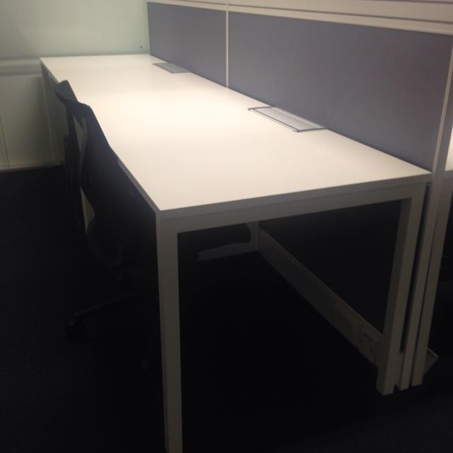 Office Table Sets （分類：桌子）位於 Hong Kong。 由 mokpeterson 提交（商品編號 97372789，圖片 2）。簡介： 。