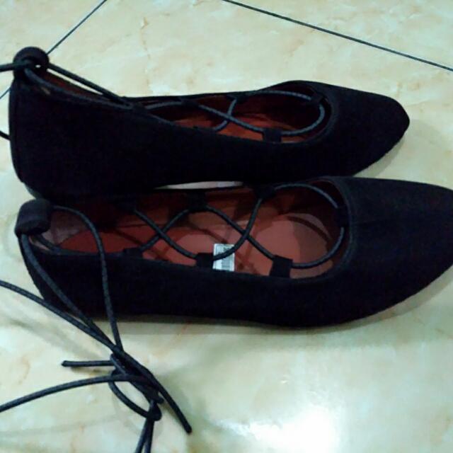 Sepatu Tali Karet Sampai Betis Olshop Fashion Olshop Wanita Di Carousell