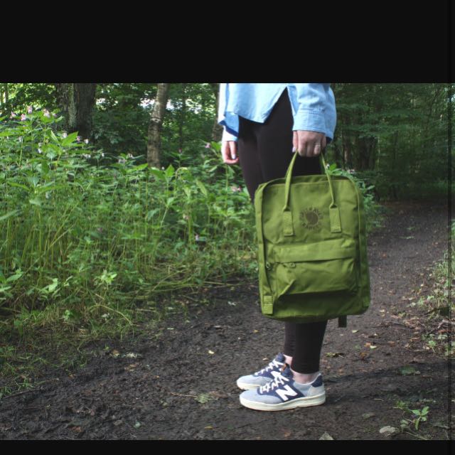 Fjallraven re shop kanken spring green