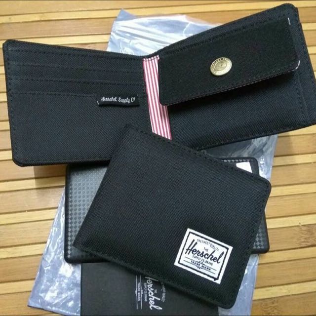 Testimoni Customer (Category: Belt bags, Clutches and Pouches) located in Kuala Lumpur. Submitted by bolebolan (Listing ID 97446550, Image 3). Description: Customer purchase wallet herschel roy coin Berminat boleh Whatsapp 014-5154698 #trustedseller #herschelwallet #roycoin.