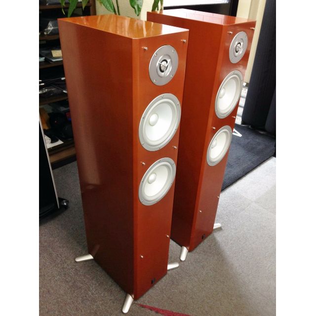 Yamaha NS 525 5.0 Channel Home Theater Speaker Set