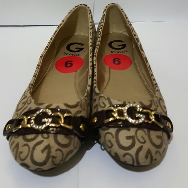 Guess flat shoes 2025