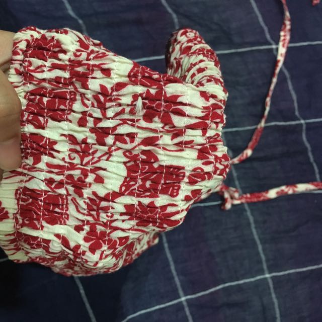 Red Pattern Halter Neck (Category: Sleeveless) located in Singapore. Submitted by nubad. (Listing ID 97794986, Image 2). Description: .