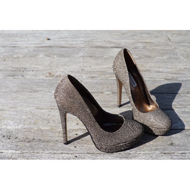 Dune London Gold Sparkly High Heels Size 38 7 Women s Fashion Shoes on Carousell