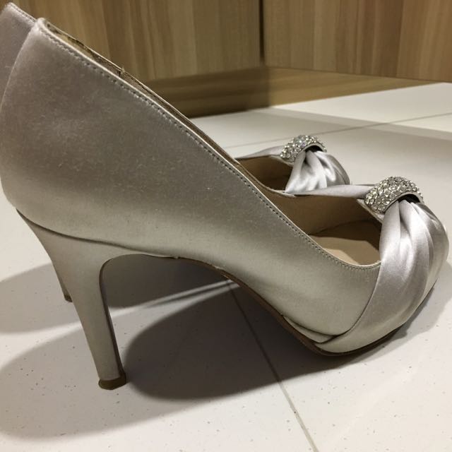 House of avenue shoes shop