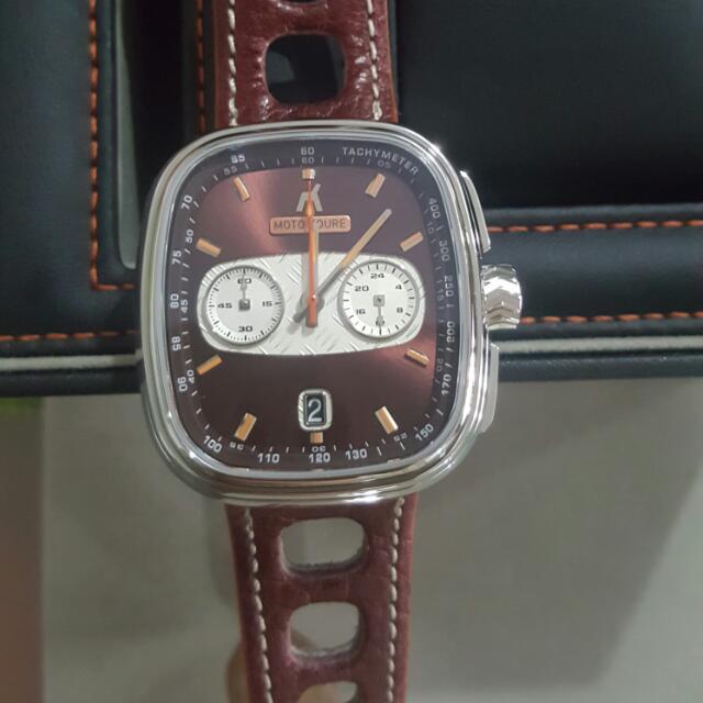 Moto koure watch shop
