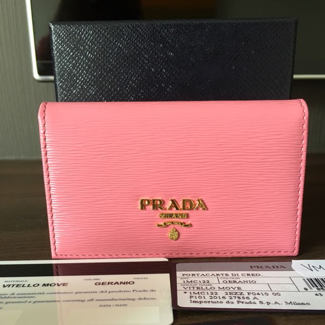 Prada Porta-carte di credito (Card Holder), Women's Fashion, Watches &  Accessories, Other Accessories on Carousell